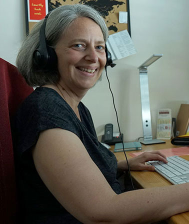 Claudia Kuhn bei der Arbeit